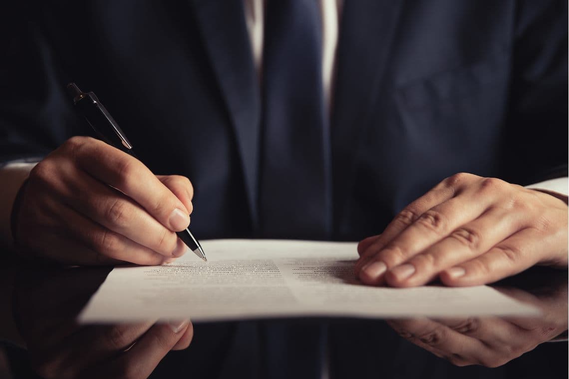 Considerações acerca da Lei 13.866 de 27 de agosto de 2019 (dispõe sobre a possibilidade de a identidade do denunciante ser mantida em sigilo em caso de denúncias formuladas ao TCU) e sua correlação com a (moderna) regulamentação do TCE-PR.